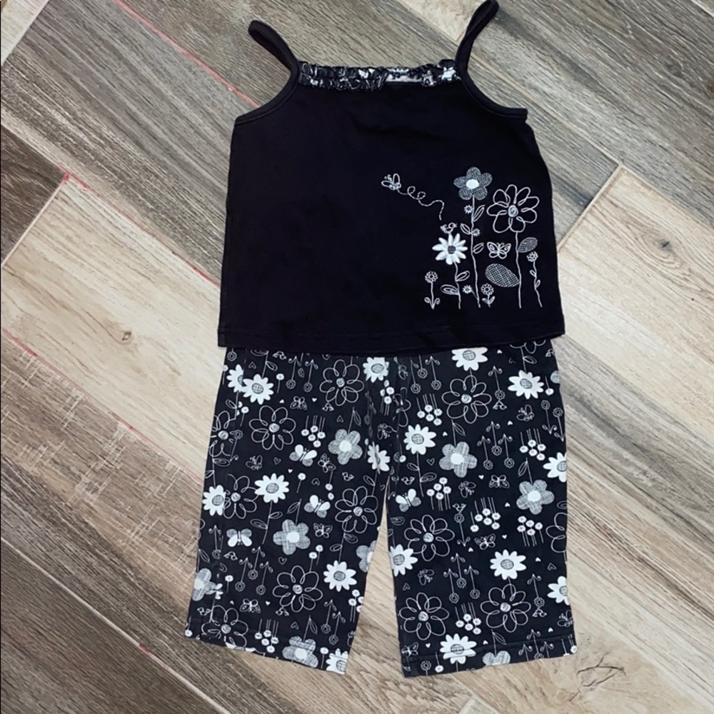 Little Legends Blk/Wht Flower Tank/ Pants! Sz 4T